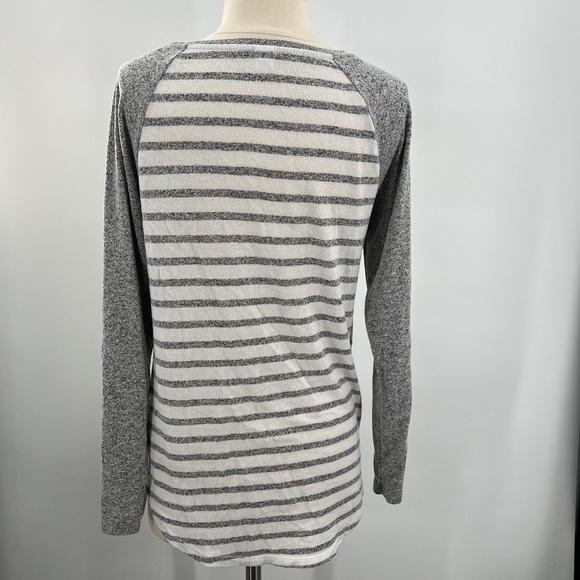 Old Navy Stripped Long Sleeve Ladies Small - Picture 2 of 5